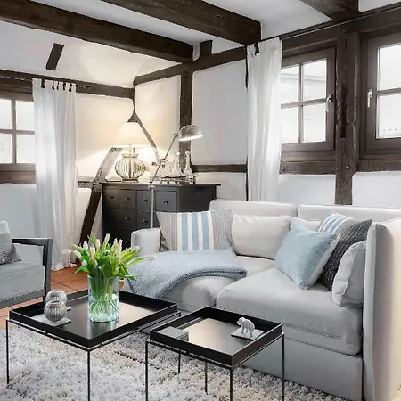 Moderne Trifft Auf Fachwerk Apartment